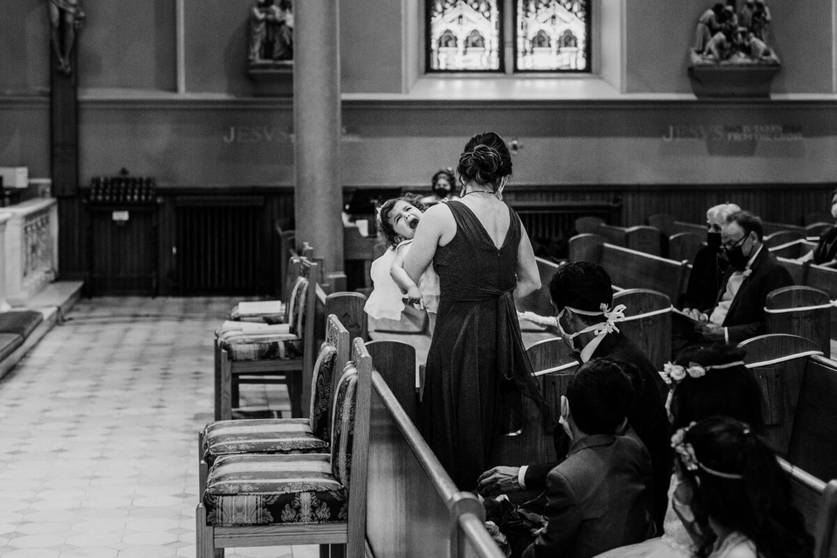 shifted-focus-photography-wedding-kid-crying-ceremony-lancaster-pa