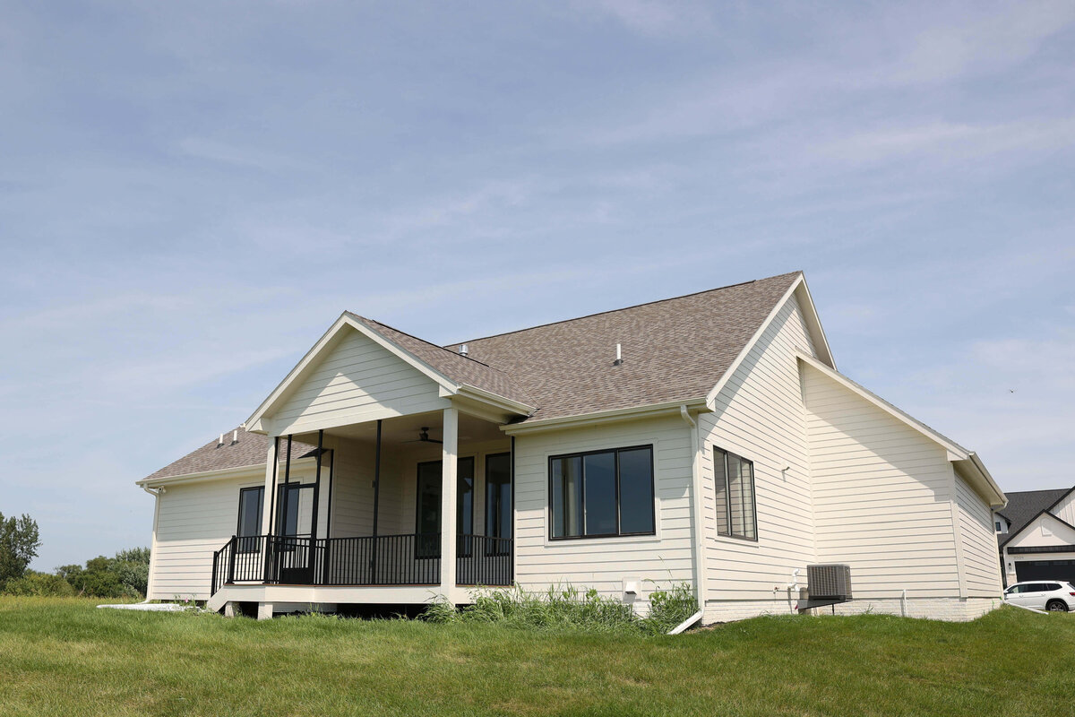 3034-Exterior-Grimes-Central-Iowa-Custom-Home-JRL-Builders-3F1A2230