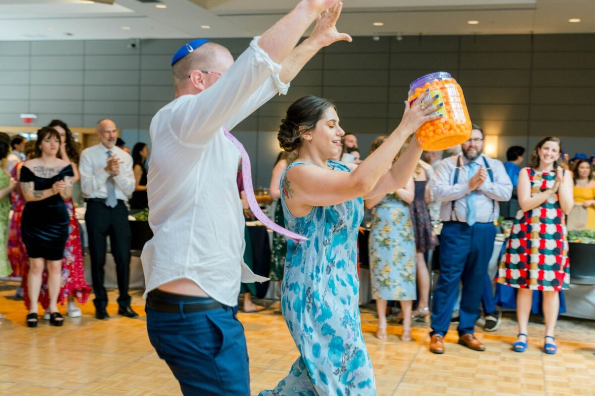 Eliana-Melmed-Photography-Chicago-LosAngeles-Jewish-WeddingPhotography-ShulaNoah-Shtick-00093