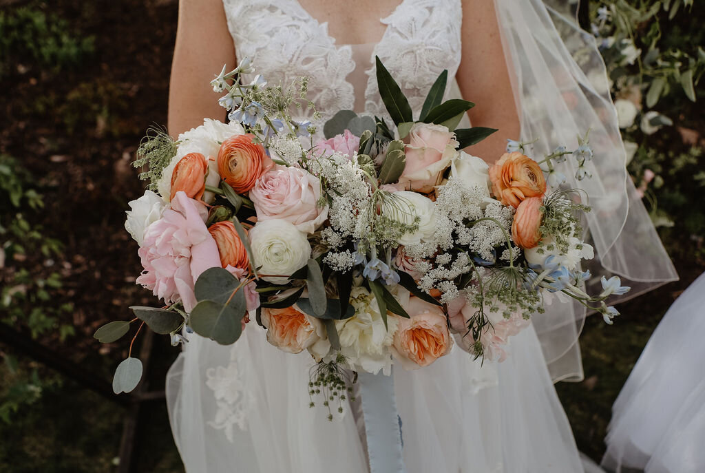 peach-and-blush-bridal-bouquet