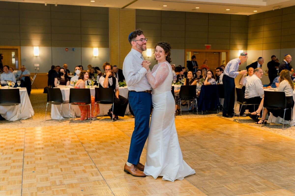 processed_ElianaMelmedPhotography_JewishWeddingPhotographer_ShulaNoah_Dancing-228