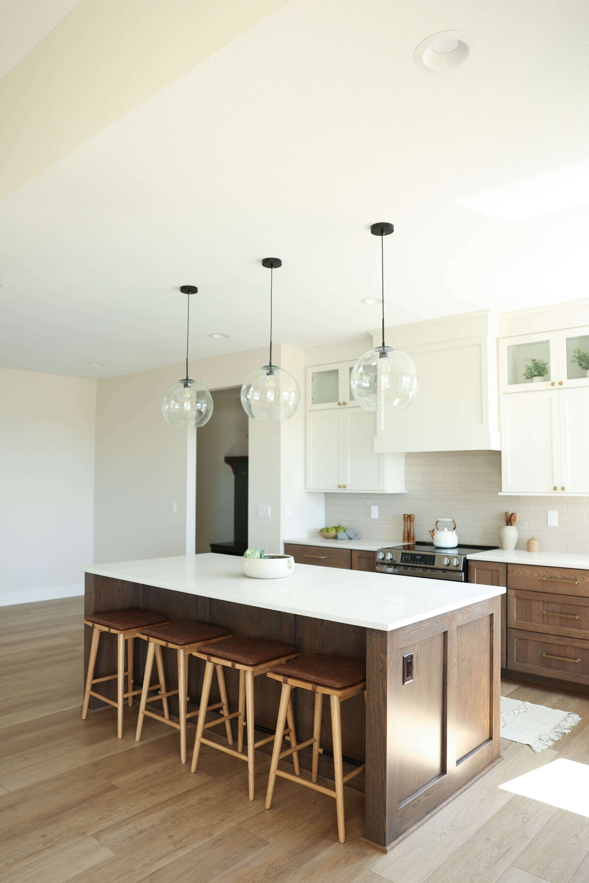 1183-Kitchen-Grimes-Central-Iowa-Custom-Home-JRL-Builders-3F1A8850