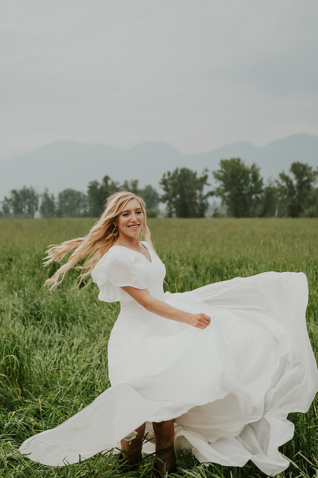 presley-gray-photo-elegant-montana-wedding-9122