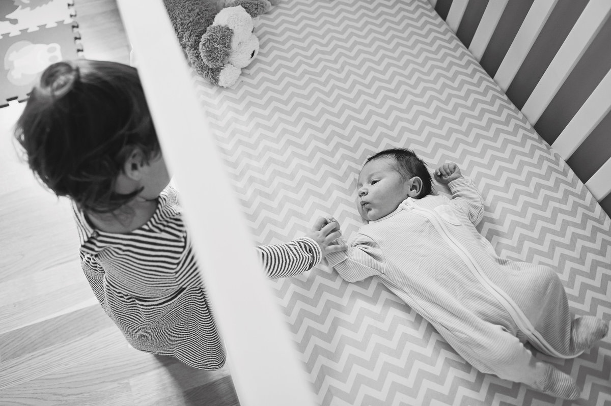 Sibling newborn baby photo shoot