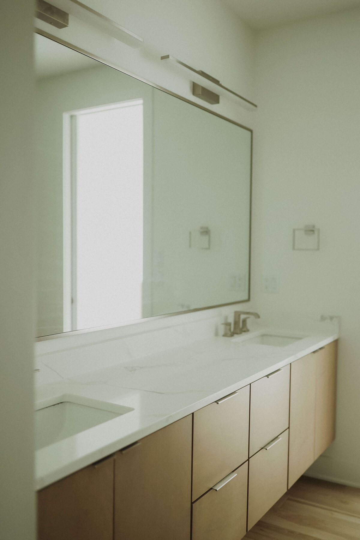 1320-Bathroom-Polk-City-Central-Iowa-Custom-Home-JRL-Builders-3F1A4711