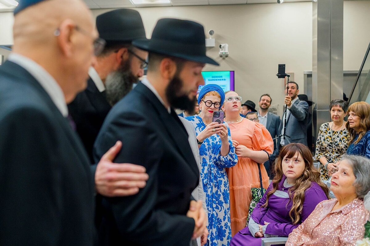 Eliana-Melmed-Photography-Chicago-LosAngeles-Jewish-WeddingPhotographer-CarmiKalman-Bedeken-00078