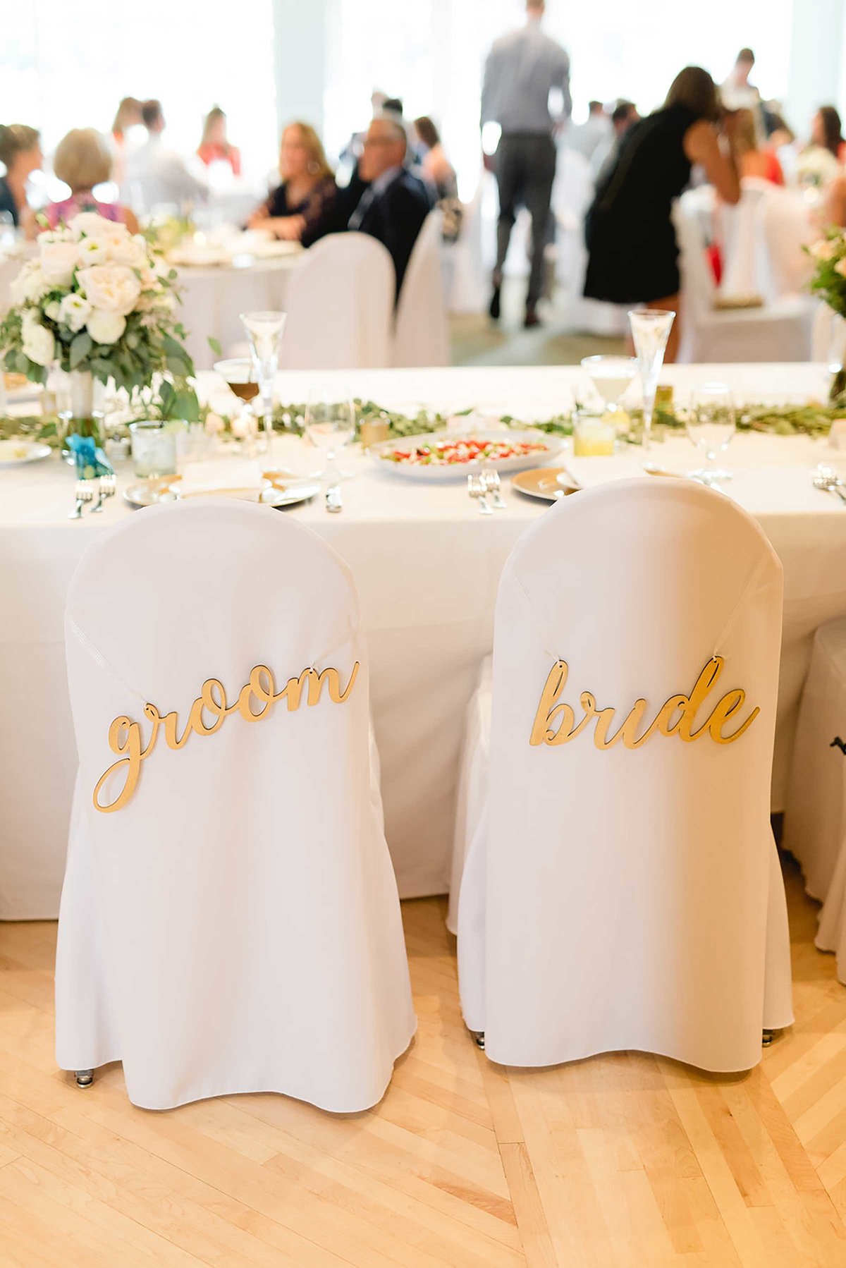 bride-groom-chairs