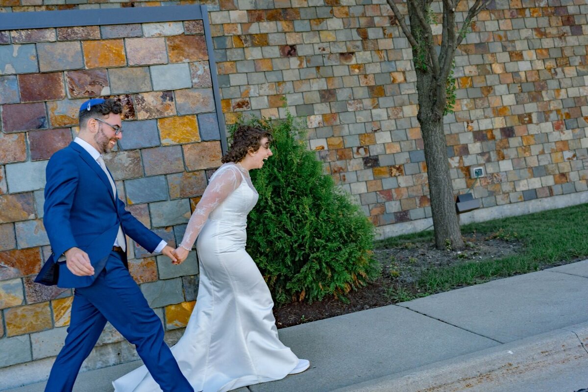 Eliana-Melmed-Photography-Chicago-LosAngeles-Jewish-WeddingPhotography-ShulaNoah-CouplesPortraits-00060