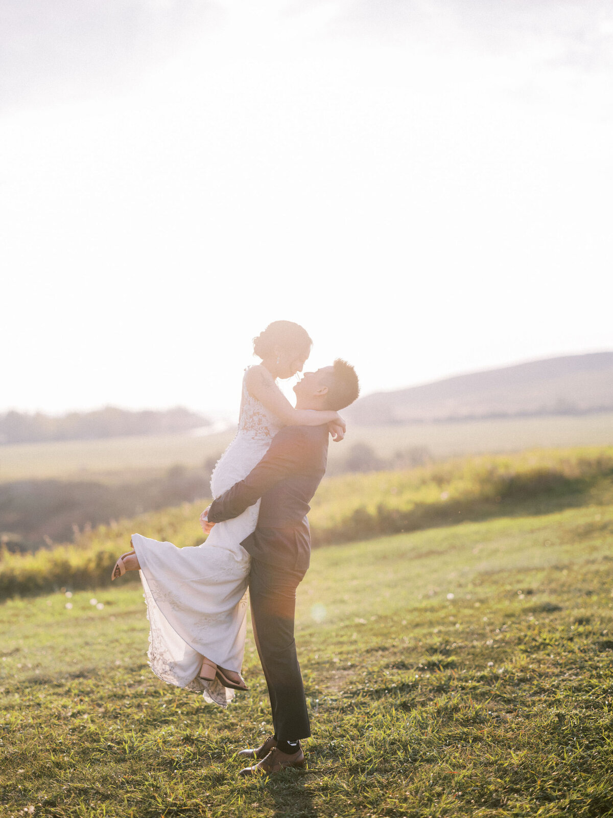 sunset-kiss-bride-groom-calgary-sirocco-golf-course