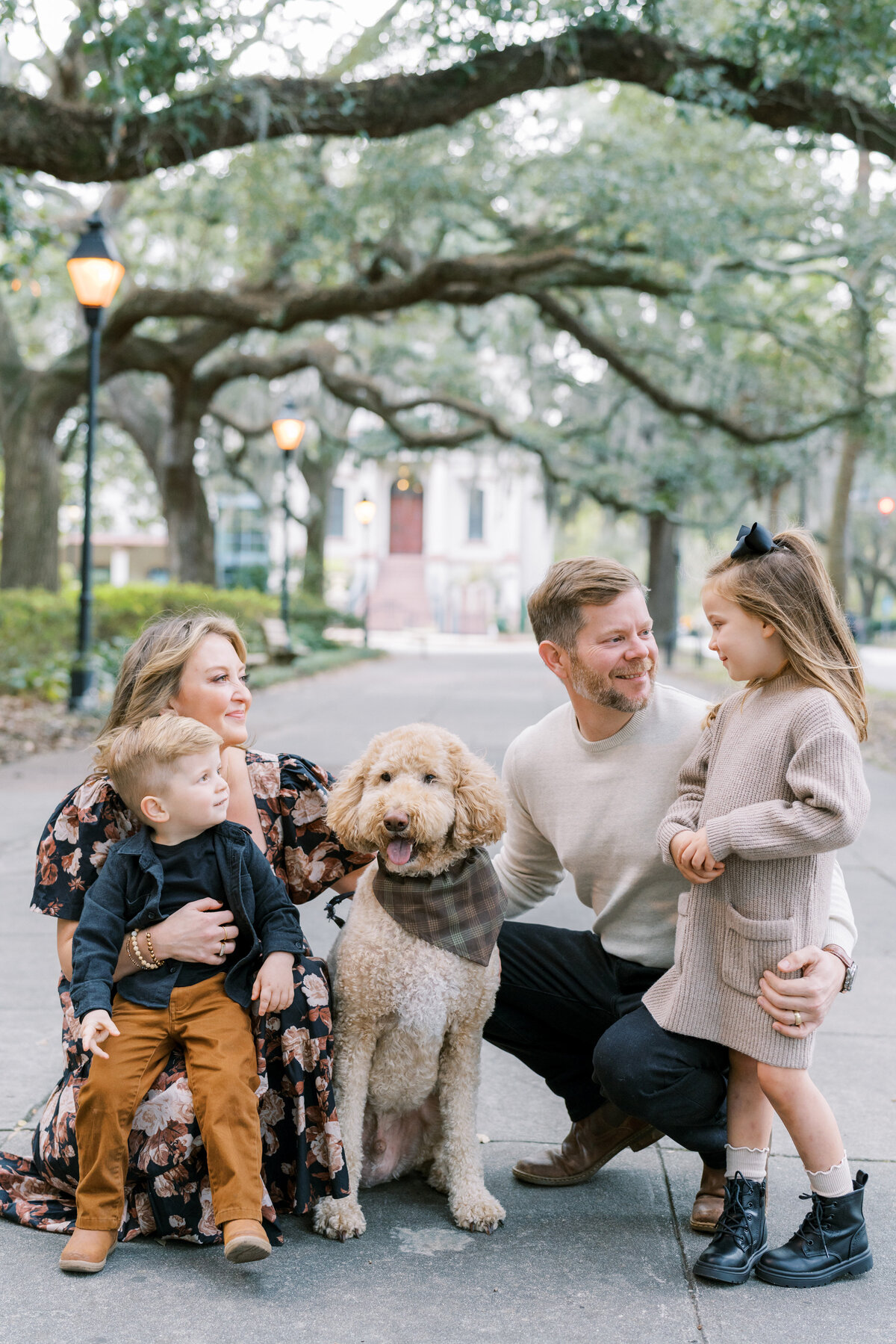 downtown savannah family photographer