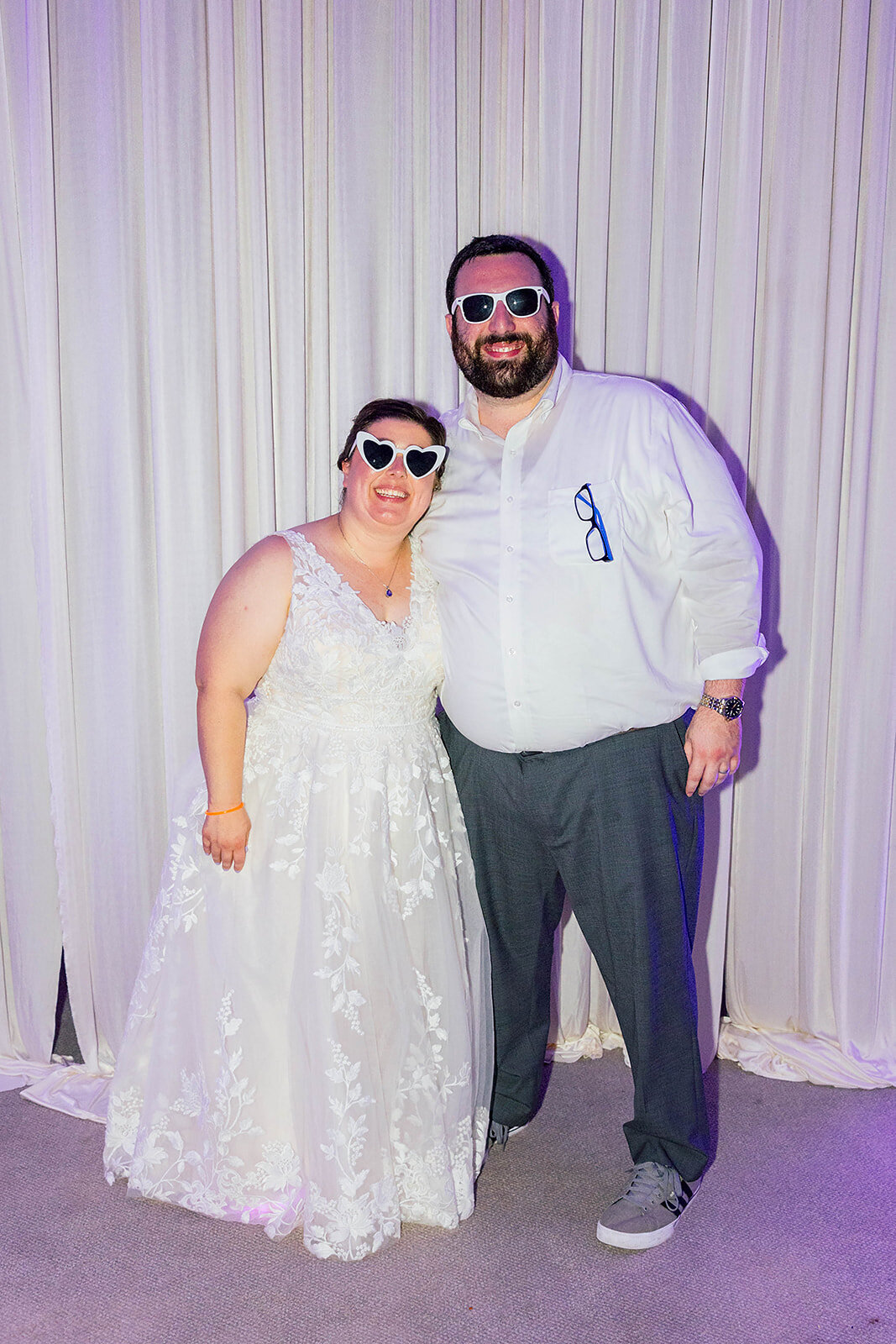 Eliana-Melmed-Photography-Chicago-LosAngeles-Jewish-WeddingPhotography-ElianaSklar-Sunglasses-00044