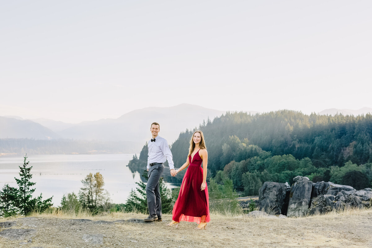 Columbia River Gorge Engagement Session-Hood River Photographers-Something Minted Photography-1