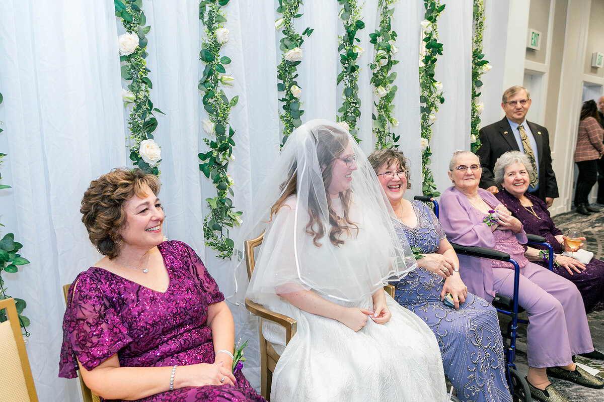 Eliana-Melmed-Photography-Chicago-LosAngeles-Jewish-WeddingPhotography-KabbalatPanim-00135