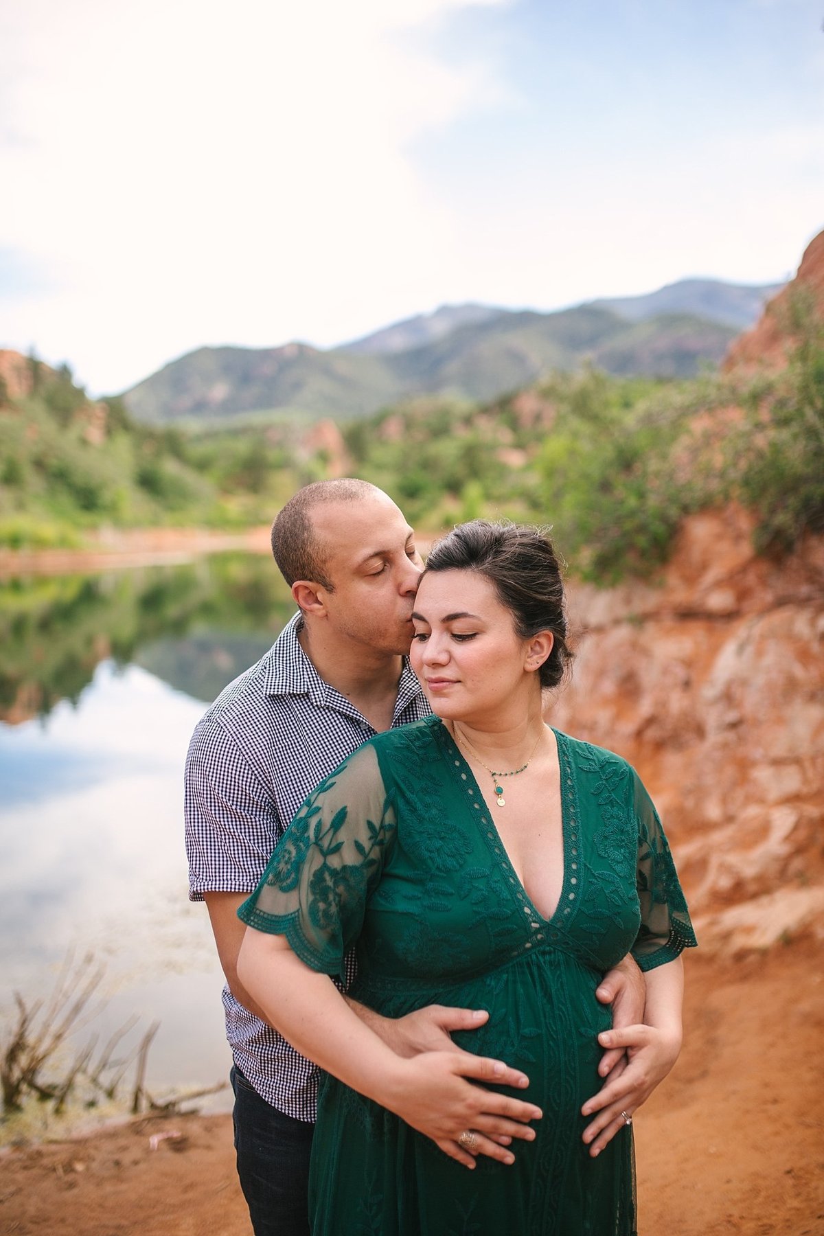 Colorado-Springs-maternity-portrait-Red-Rock-Canyon-Open-Space