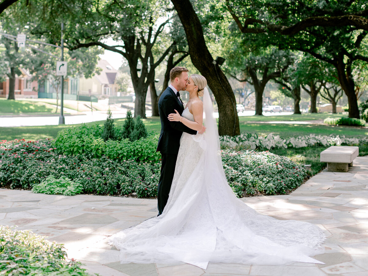 Katelyn & Kyle's Wedding at the Adolphus Hotel | Dallas Wedding Photographer | Sami Kathryn Photography-209