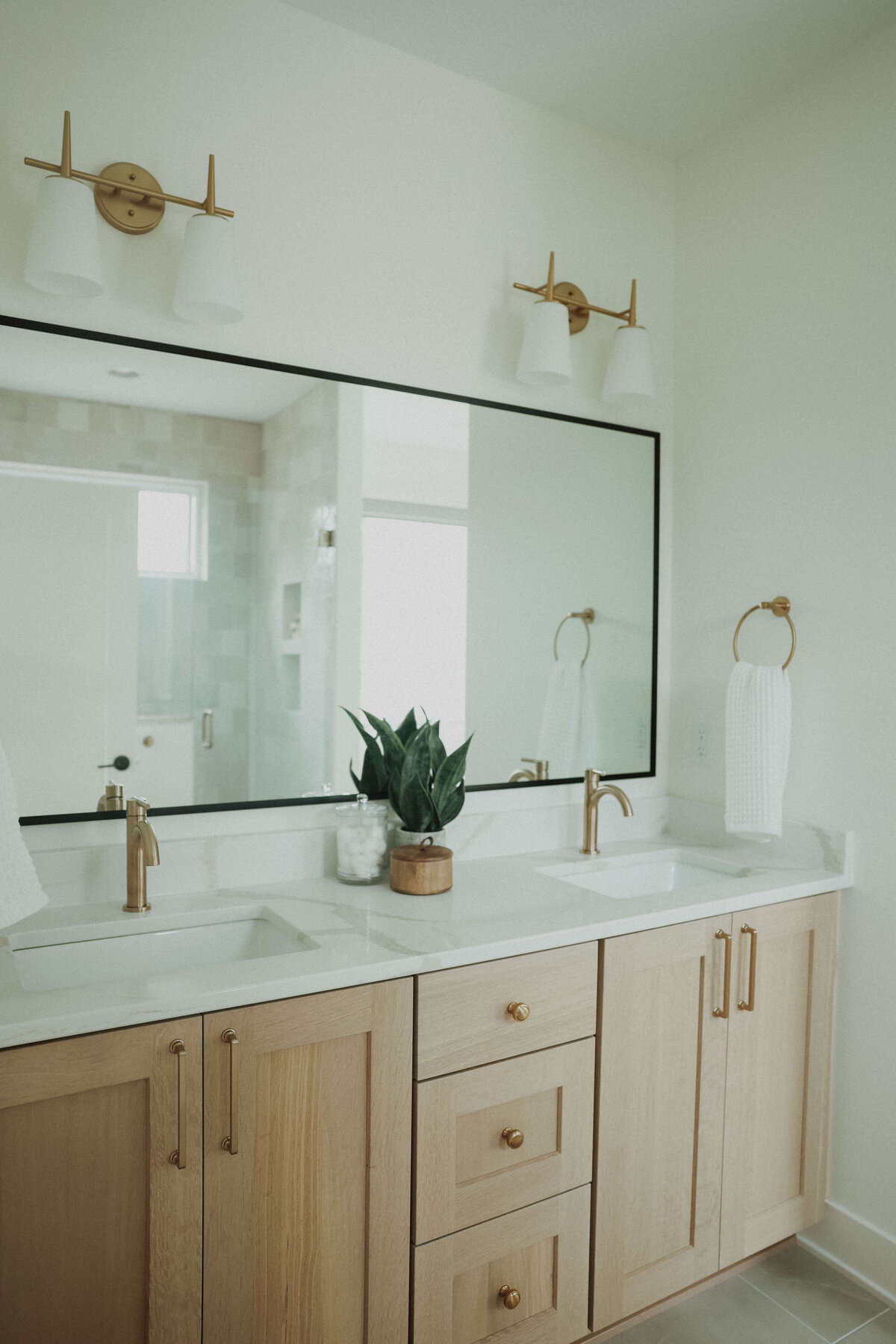 4108-Bathroom-Panora-Central-Iowa-Custom-Home-JRL-Builders-E23A9059