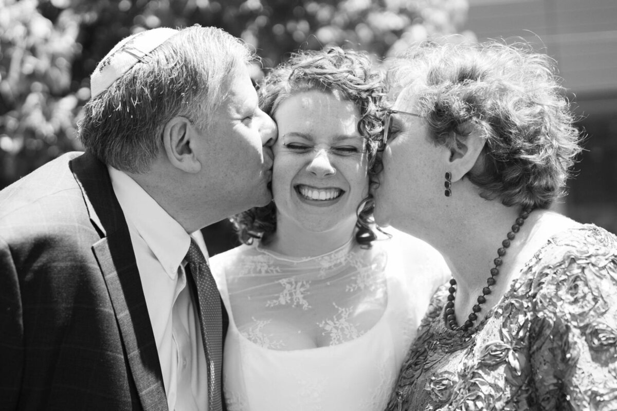 Eliana-Melmed-Photography-Chicago-LosAngeles-Jewish-WeddingPhotography-ShulaNoah-FamilyFormals-00051