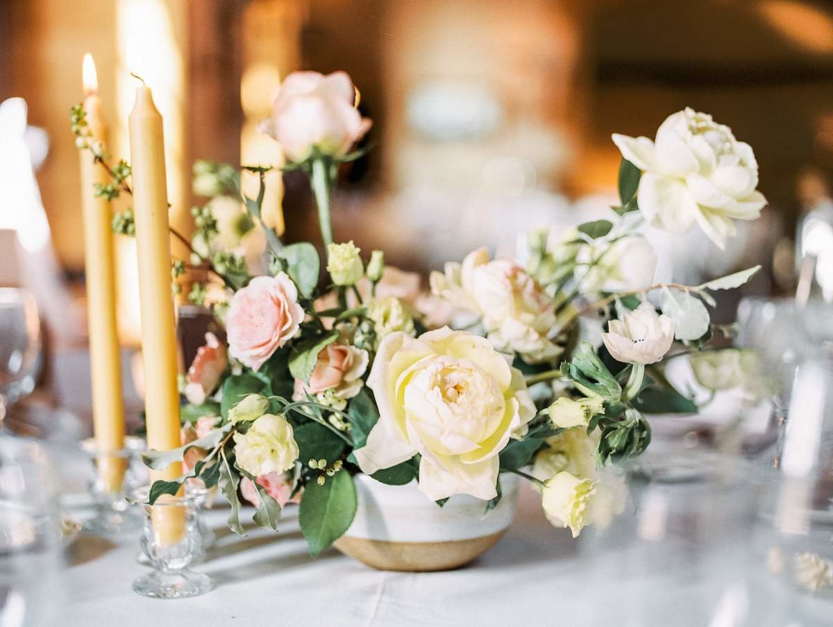 pastel-wedding-centerpiece-with-taper-candles