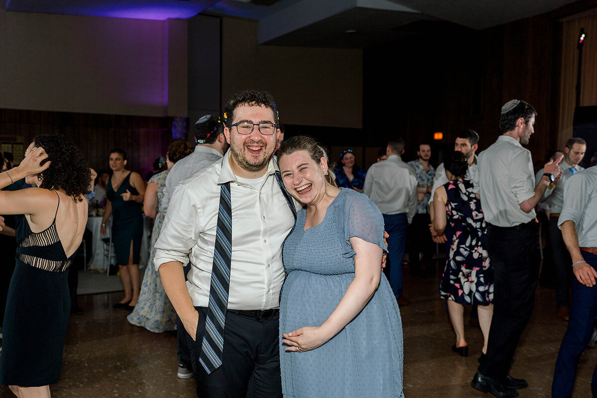 Eliana-Melmed-Photography-Chicago-LosAngeles-Jewish-WeddingPhotography-ElianaSklar-DanceFloor-00287