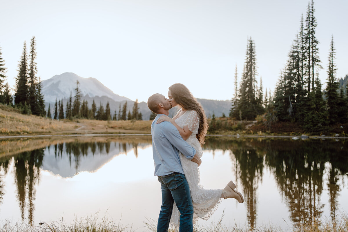 Mount-Rainier-National-Park-Couples-Photos