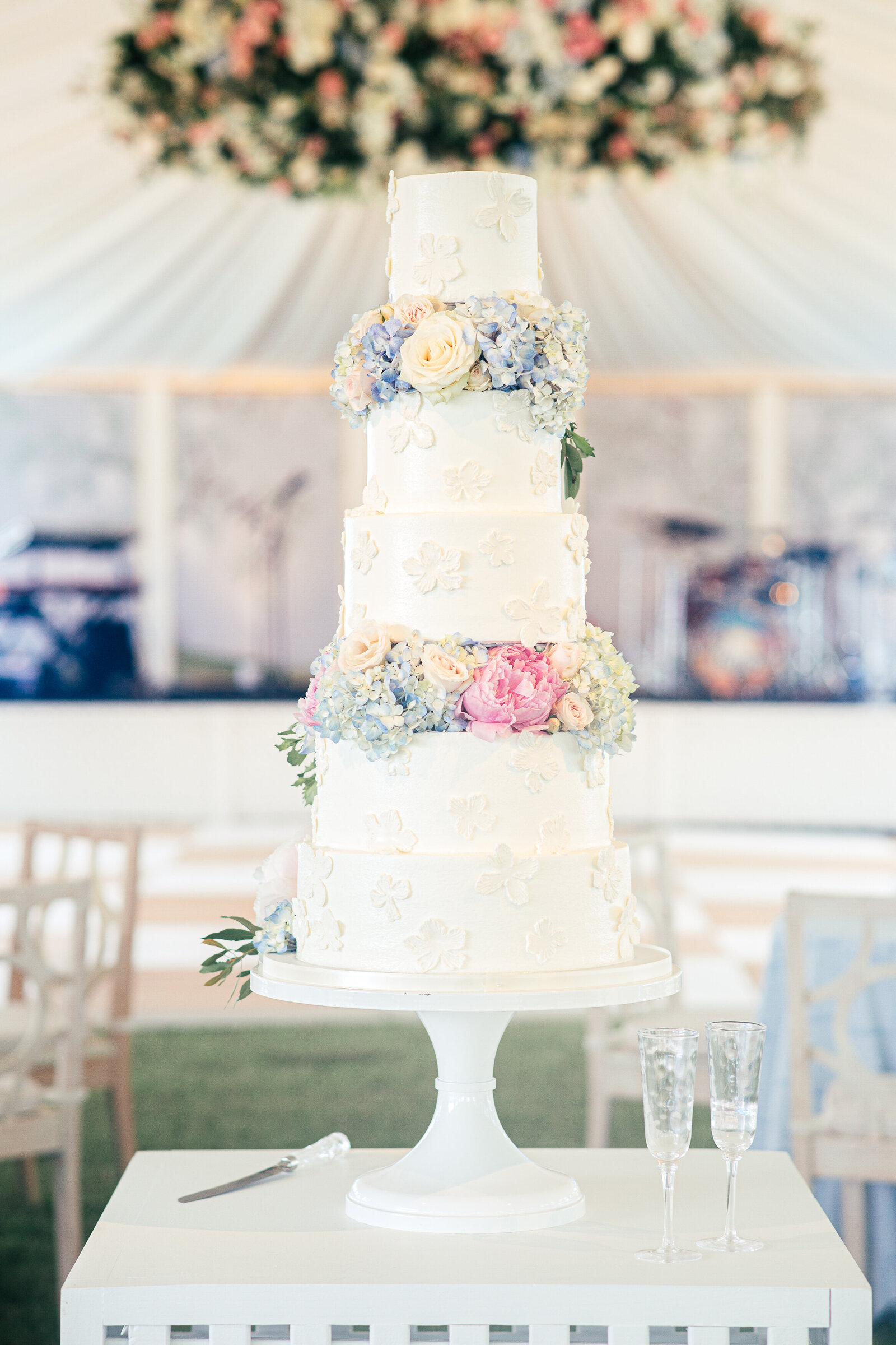 Modern-Wedding-Cake-Ashley-Cakes-4