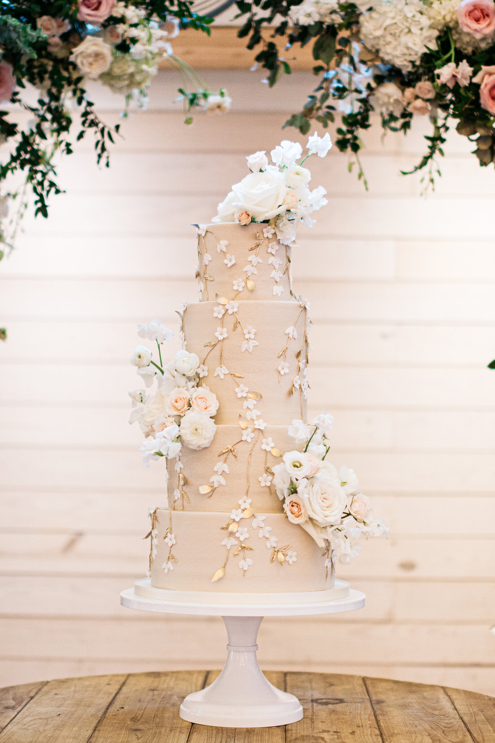Elegant-Wedding-Cake-Ashley-Cakes-10