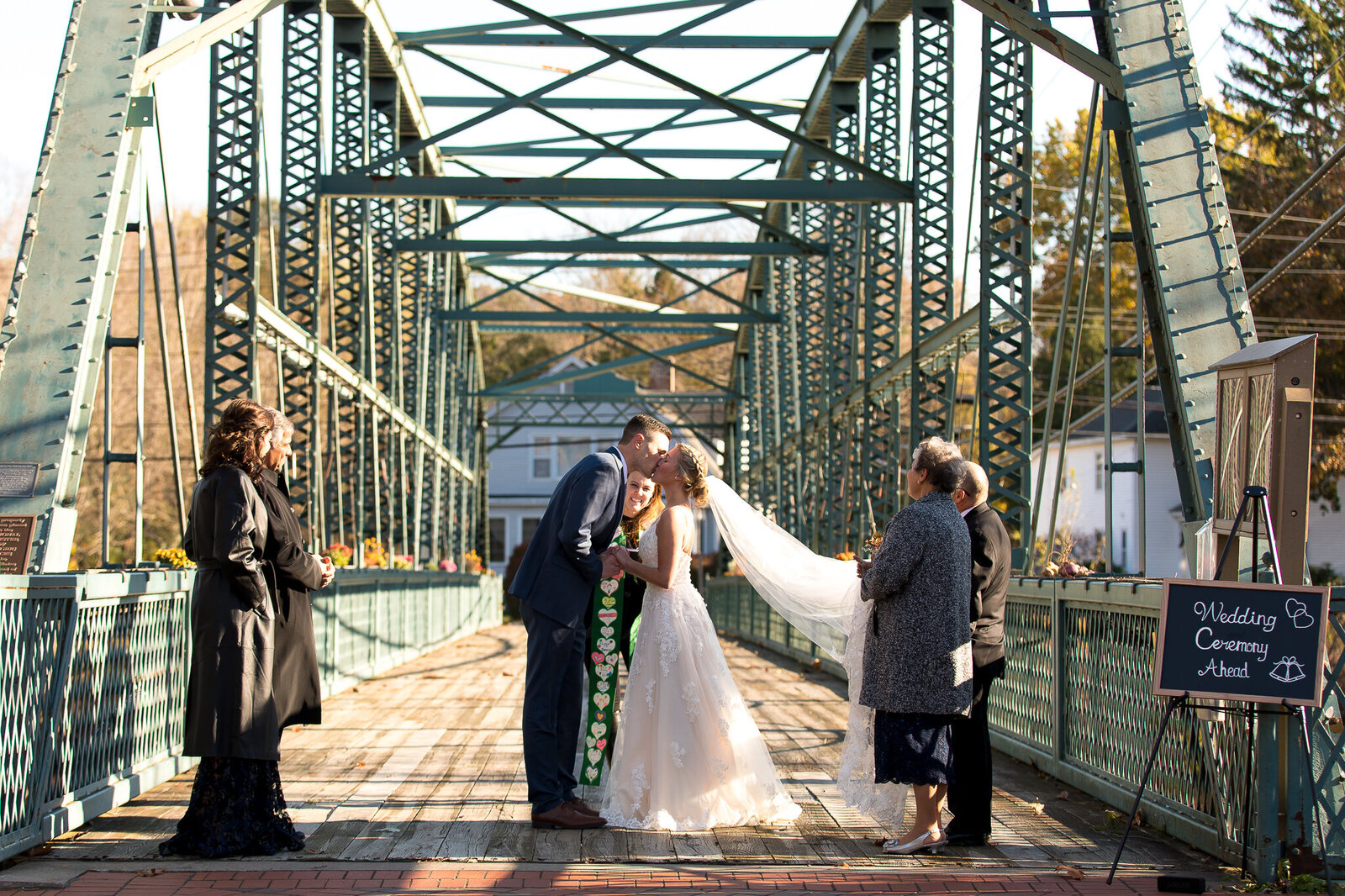 Simsbury-flower-bridge-wedding-photos-1