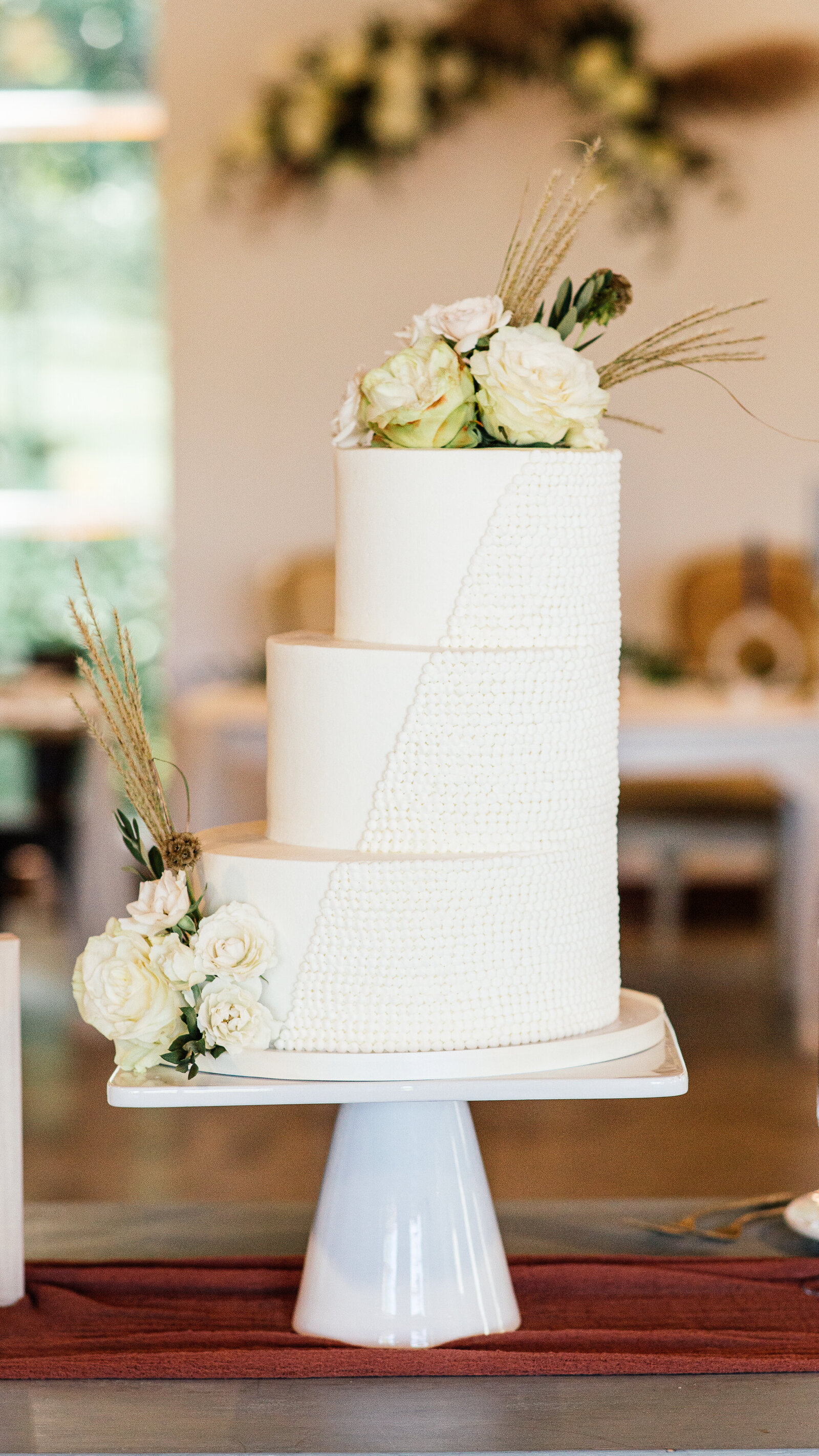 Modern-Wedding-Cake-Ashley-Cakes-15