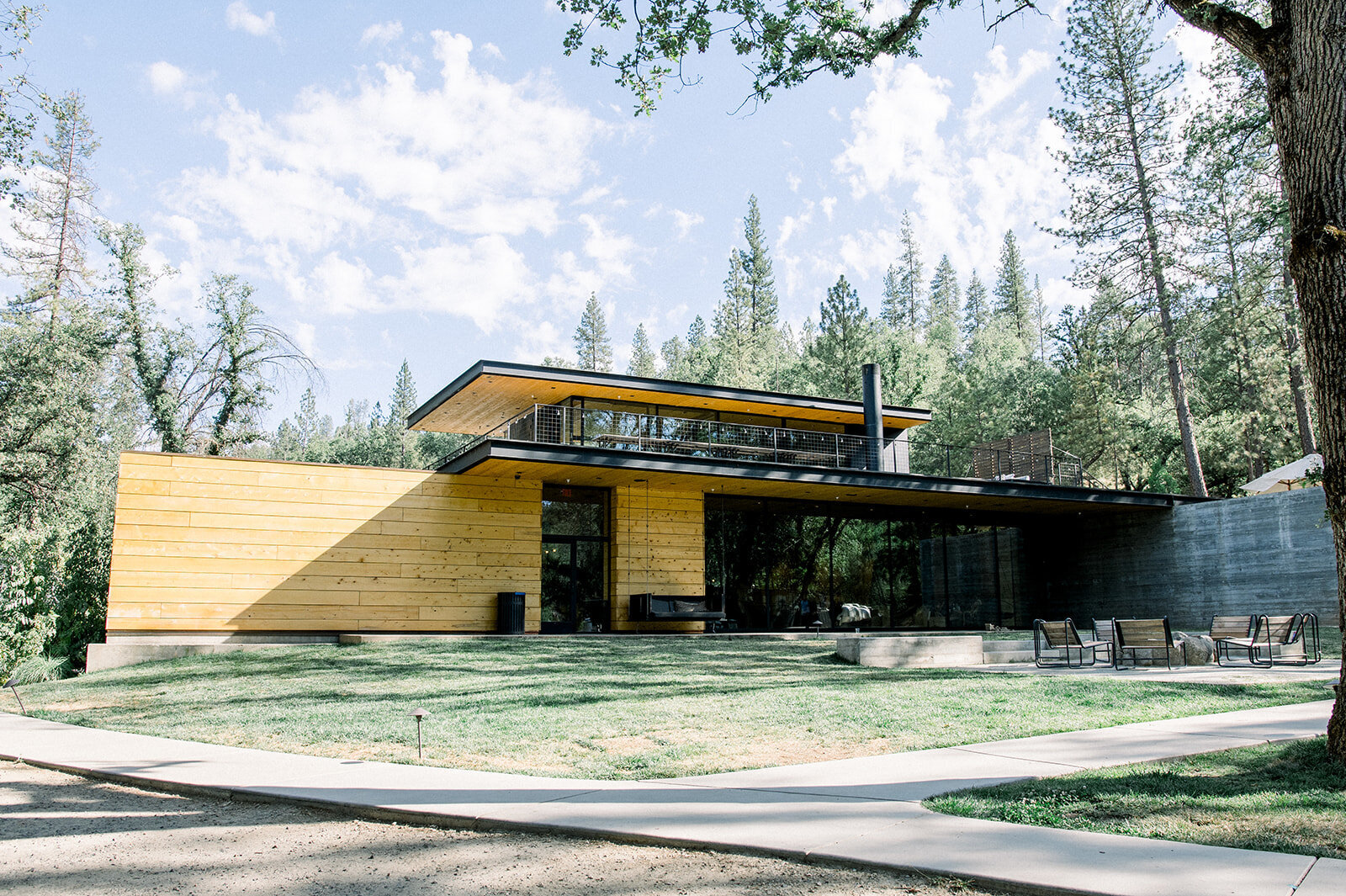 Elegant Reception Details at AutoCamp Yosemite