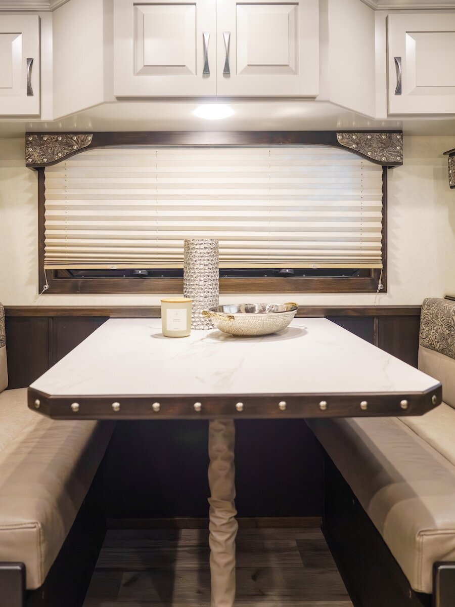 luxury-horse-trailer-42