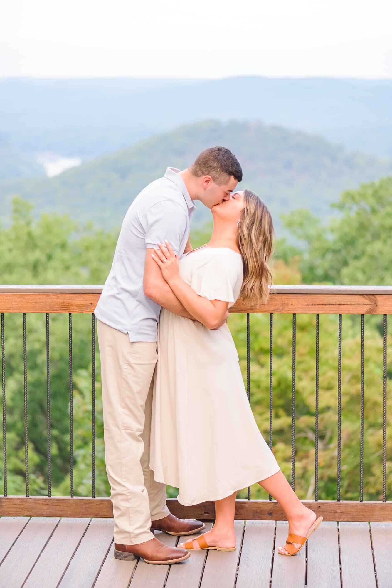 what-to-wear-engagement-photos