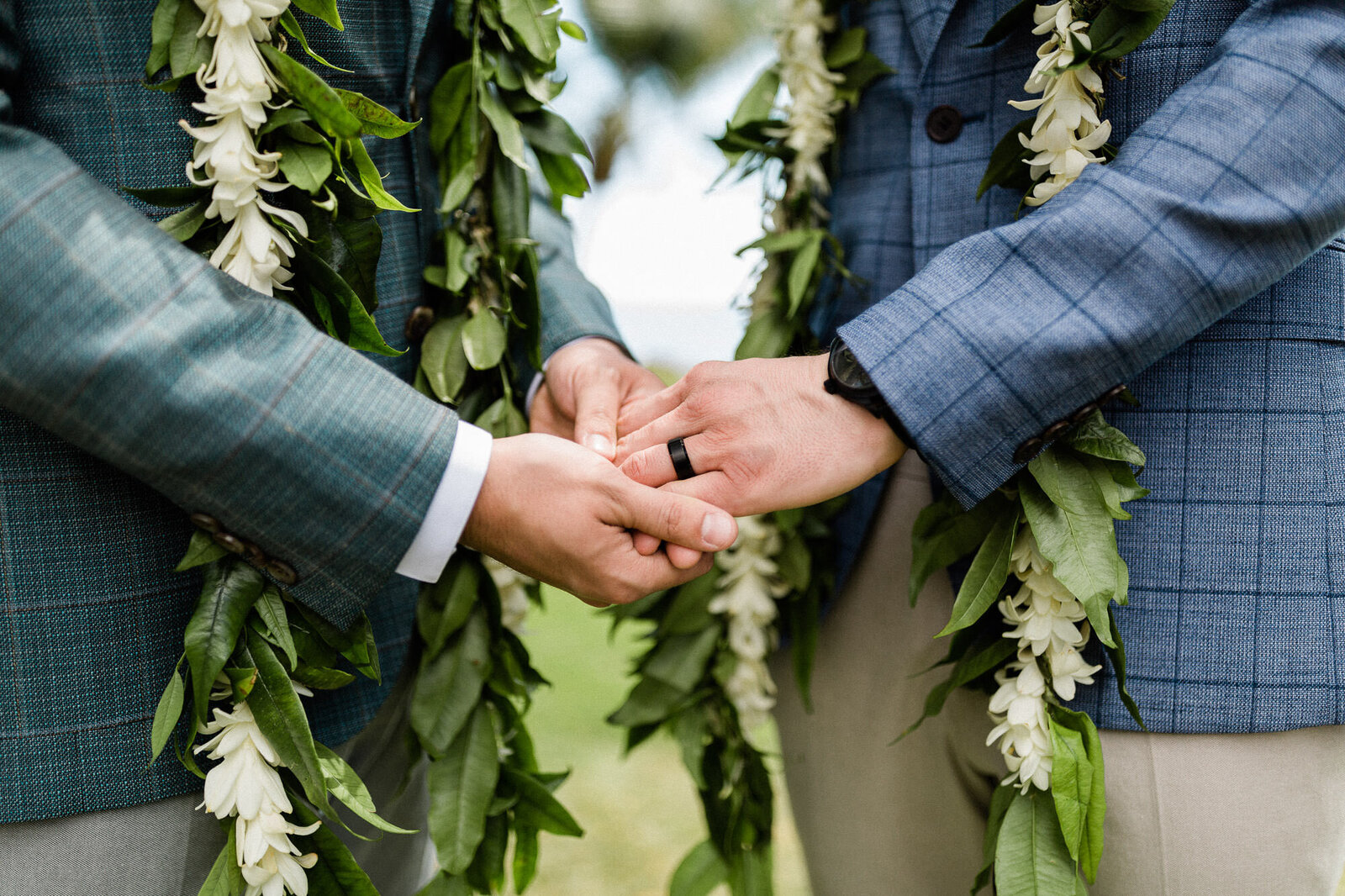 grooms-gay-wedding-olowalu-maui-062