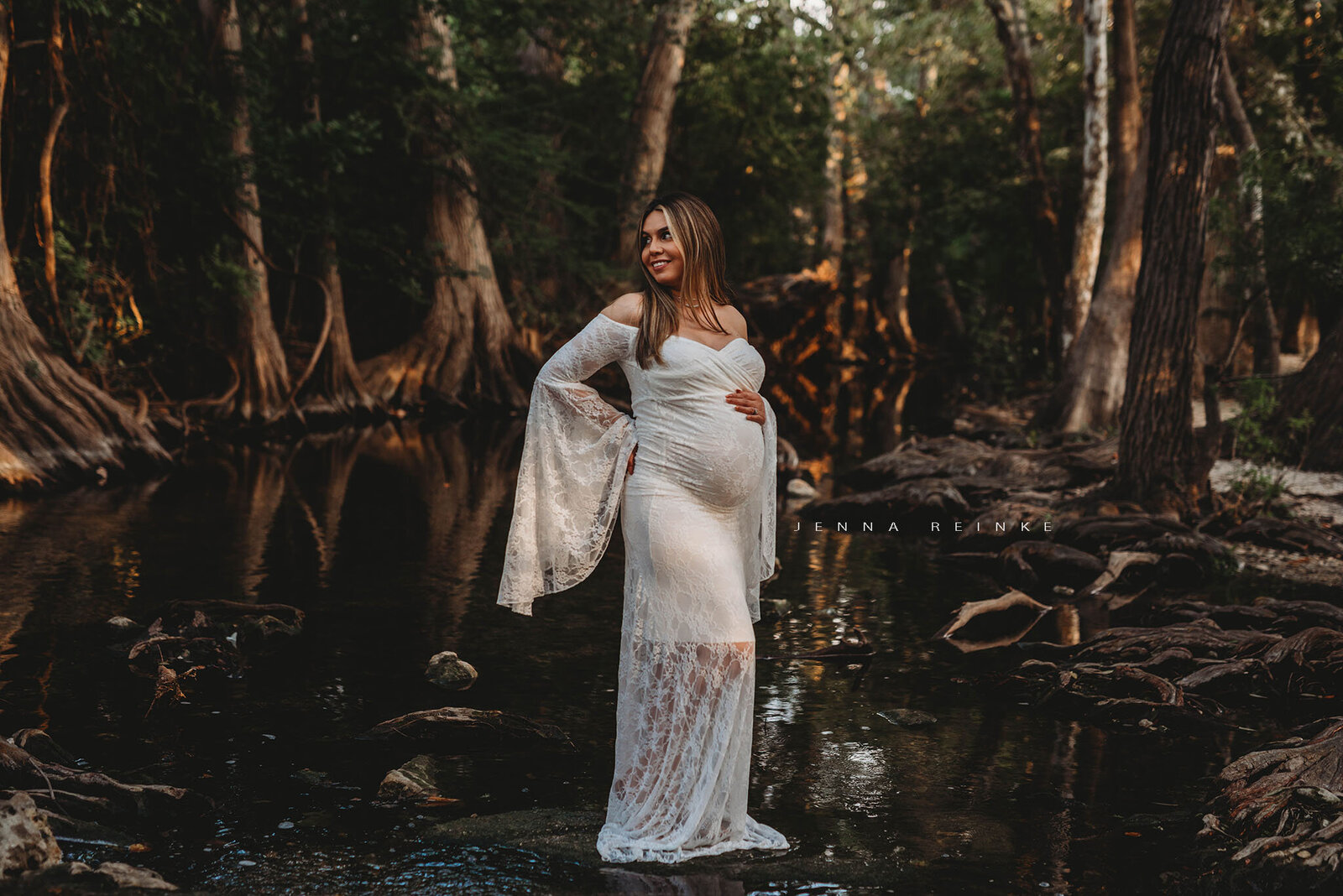 San-Antonio-Maternity-Photographer-boho-lace-river
