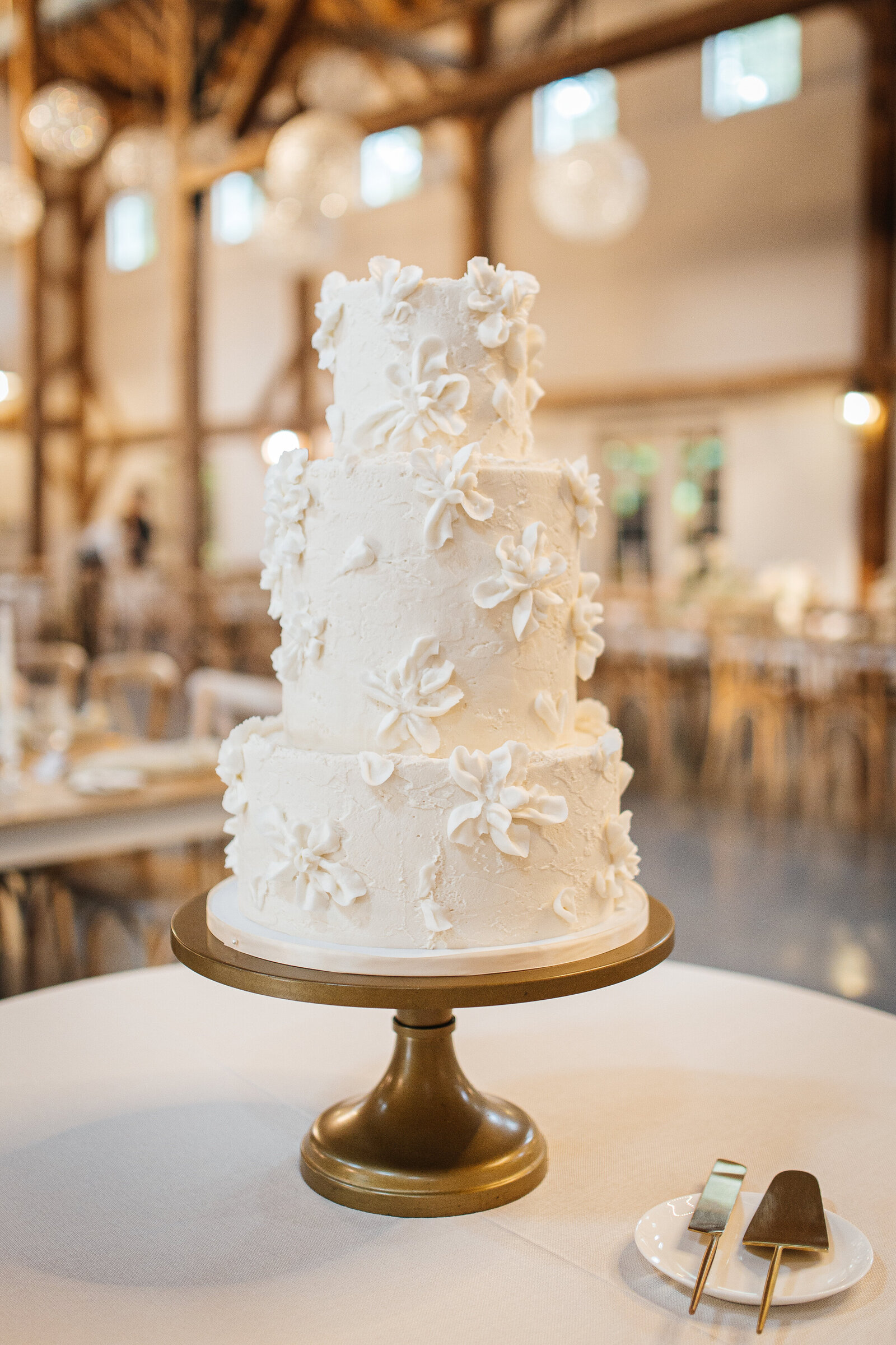 Textured-Organic-Wedding-Cake-Ashley-Cakes-40
