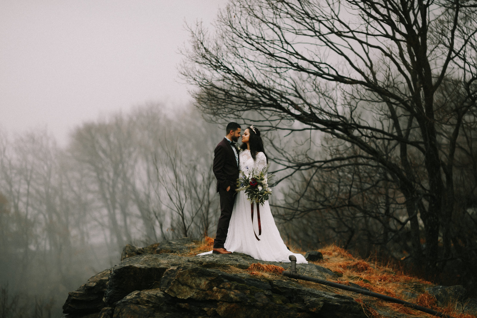 winter-upstate-new-york-elopement-photographer