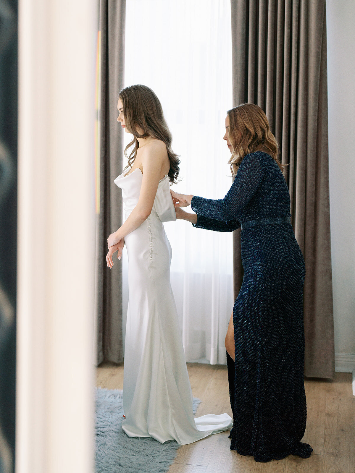 Chicago_Wedding_Photographer_LaurenPage23-16