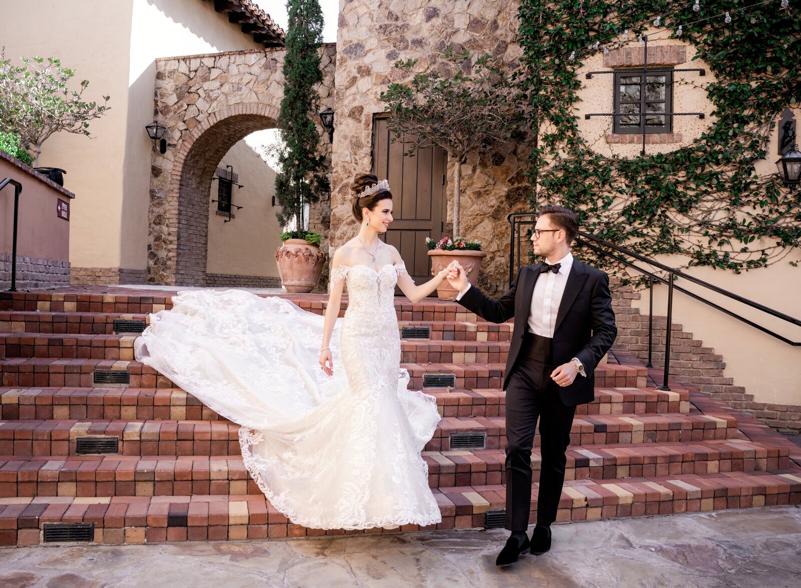Experience the romance of Bella Collina through our exquisite wedding photography. With its Tuscan-inspired beauty as your backdrop, every moment becomes a timeless work of art.