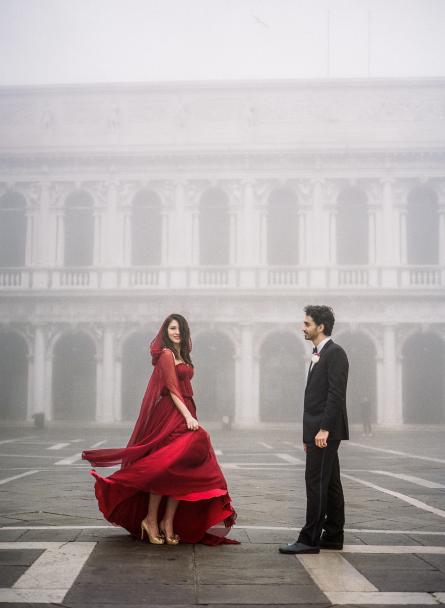 Venice_romantic_elopement_red_dress_JoanneFlemingDesign_Archetype (17)