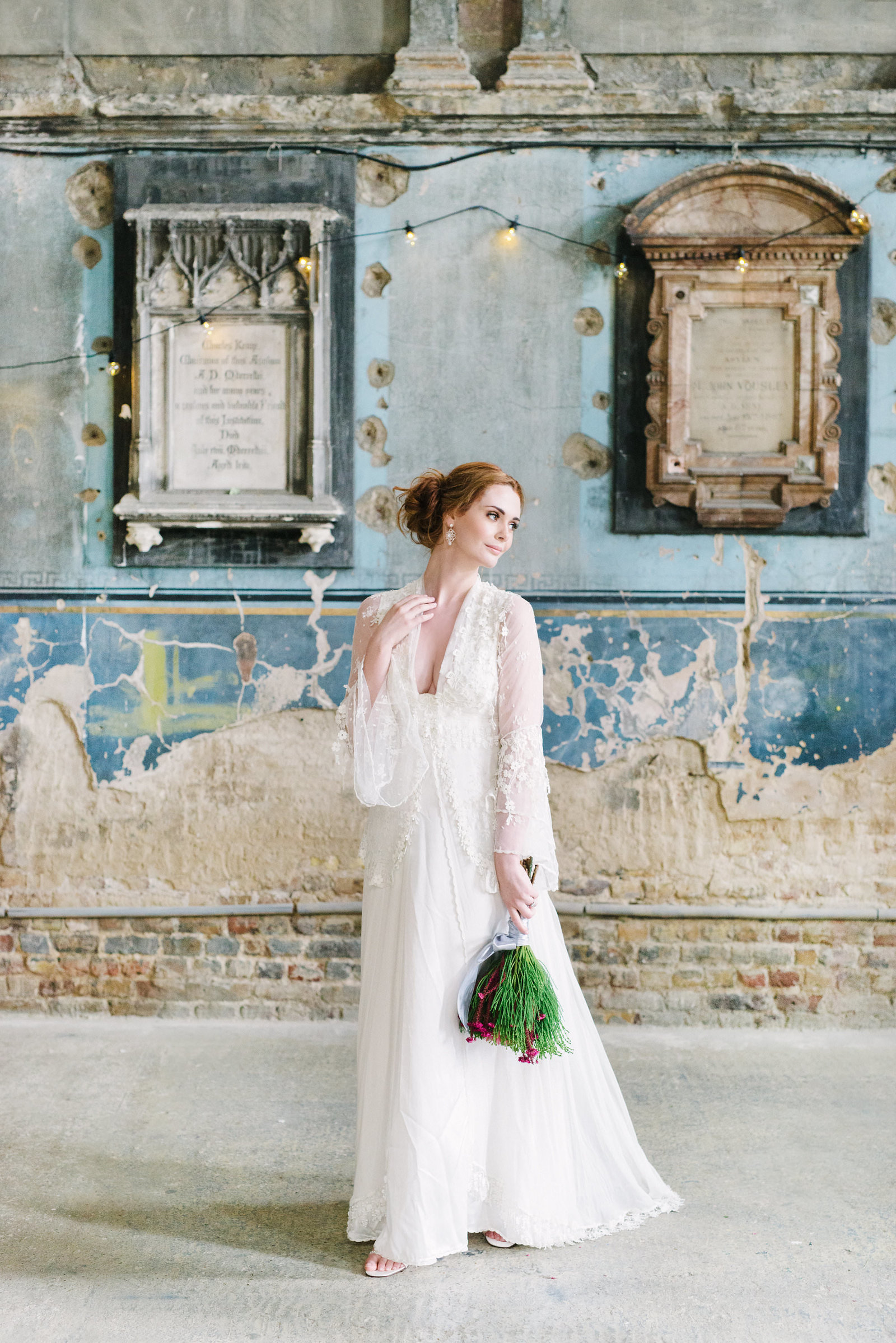 Ivory_silk_antique_lace_bohemian_wedding_dress_JoannelemingDesign_SussieMellstedtPhoto (1)