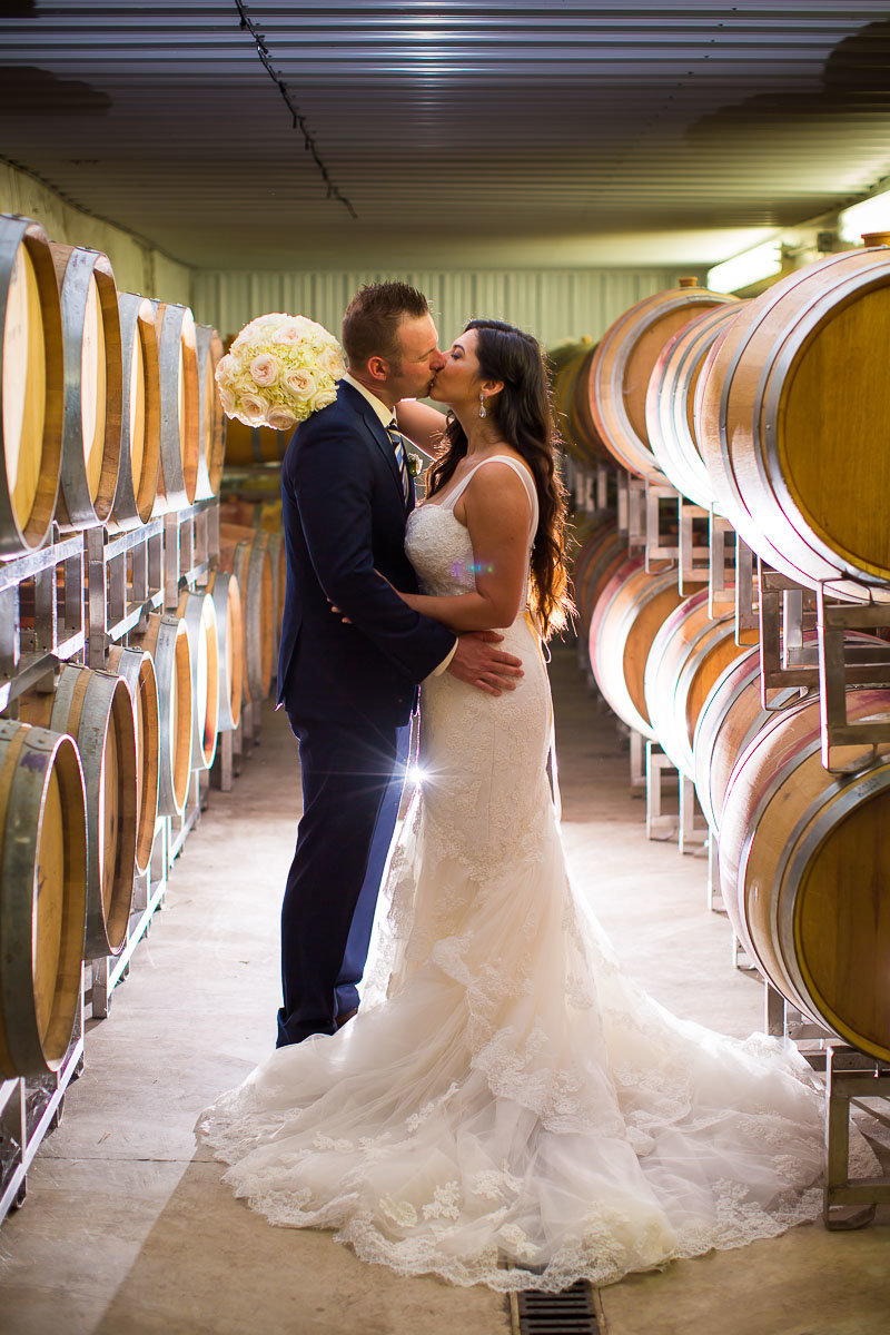 wedding photo of a couple at linganore winecellars mount airy maryland