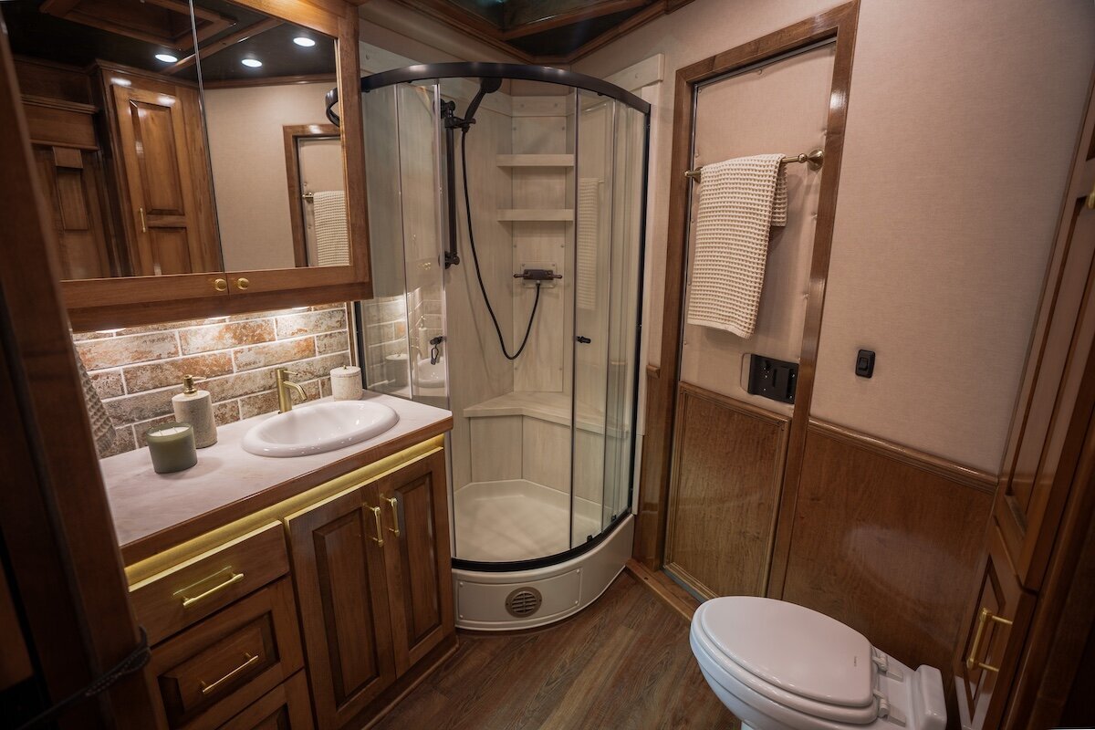 luxury-horse-trailer-21