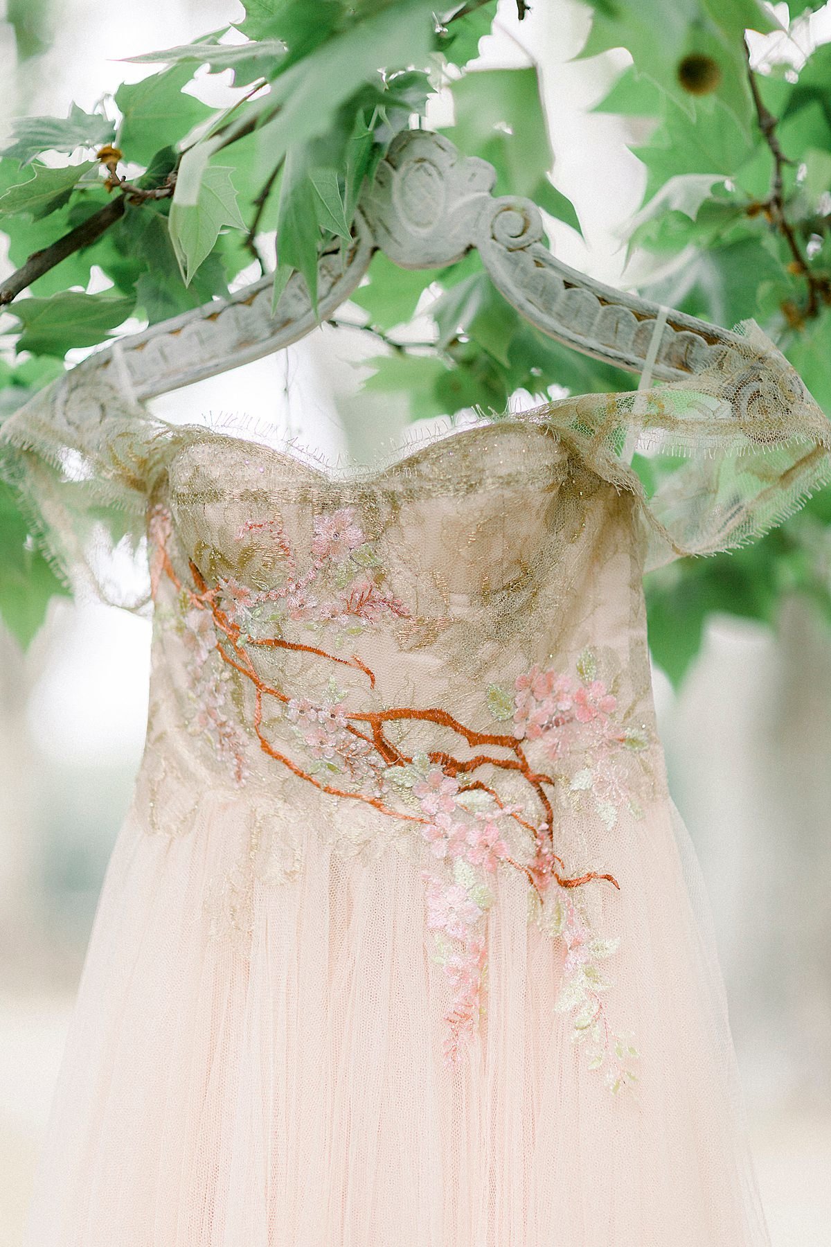 Hanami-blush-tulle-cherry-blossom-wedding-dress-JoanneFlemingDesign-JoBradburyPhoto (2)_WEB