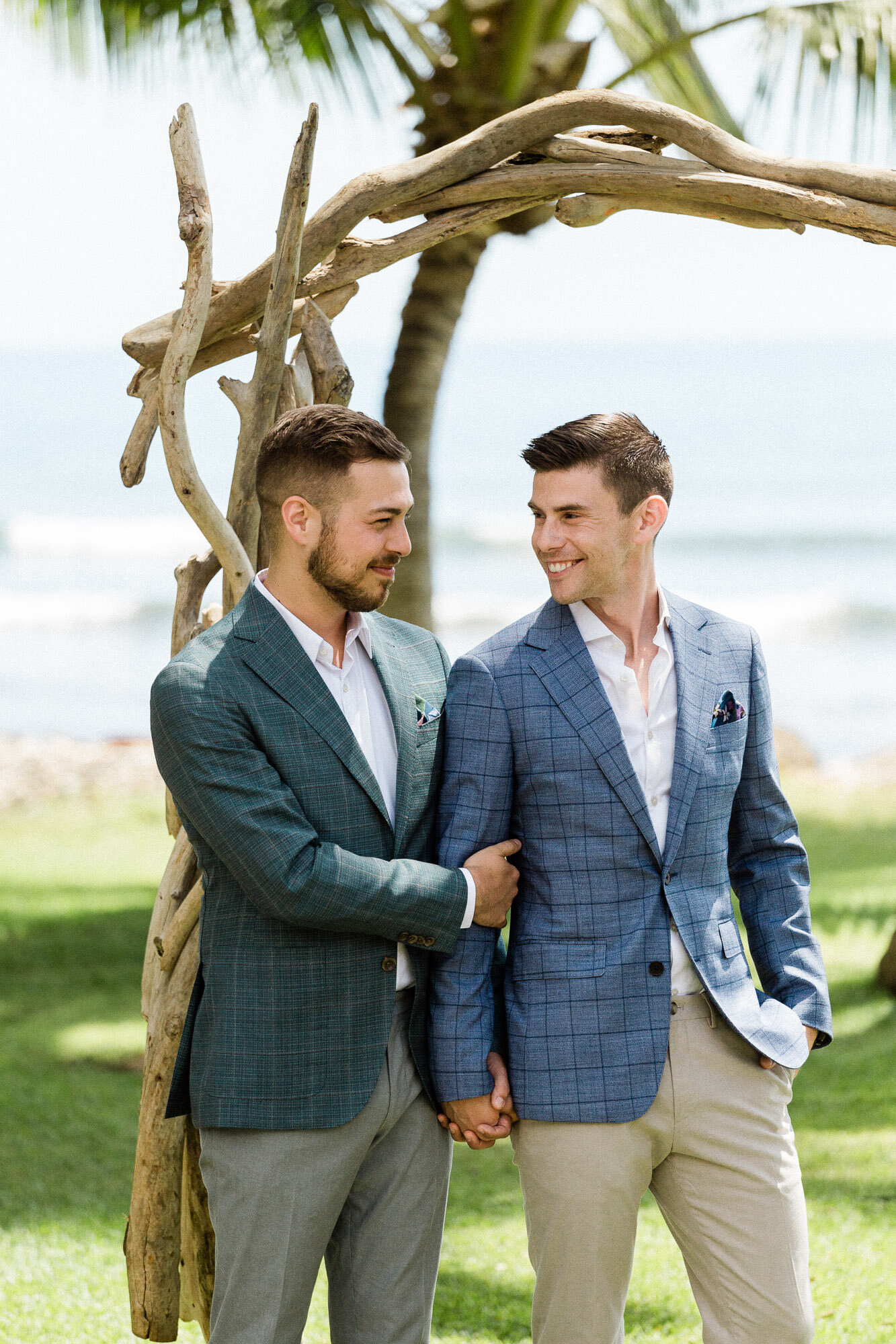 grooms-gay-wedding-olowalu-maui-043