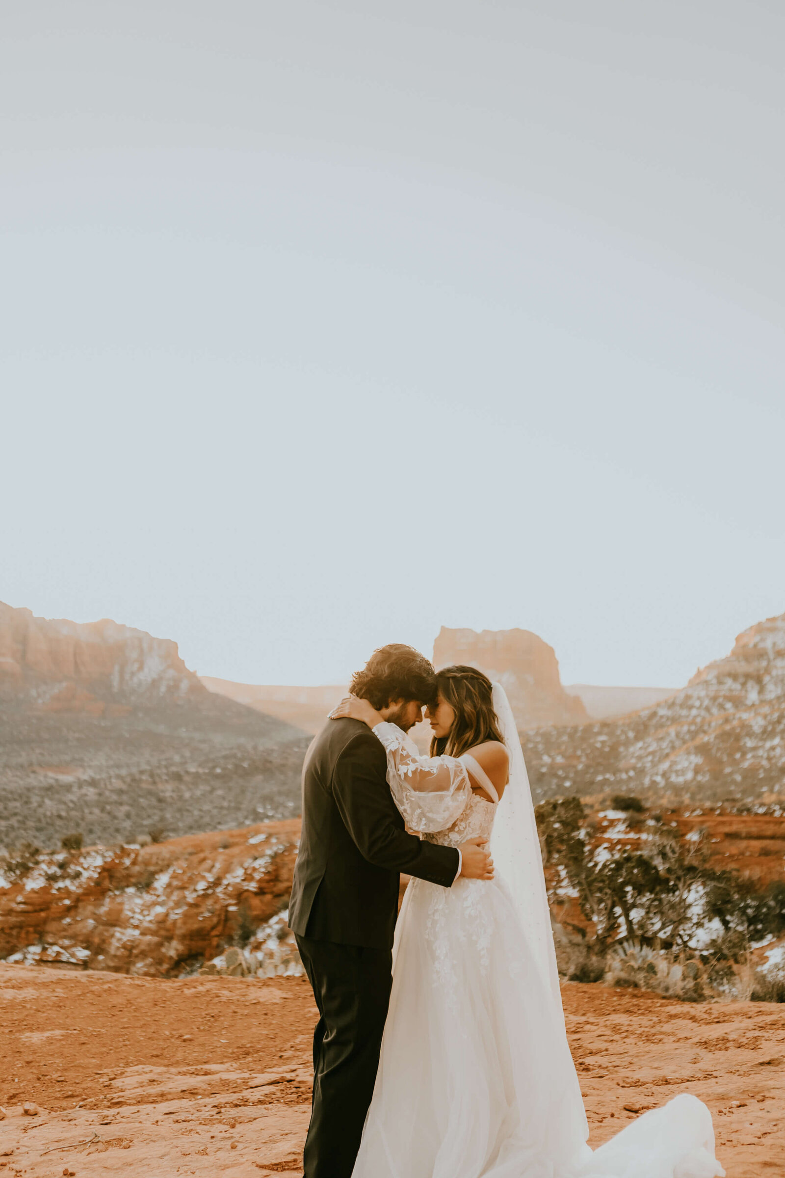 Cathedral-Rock-Elopement-Sedona-OliviaHopePhotography--13