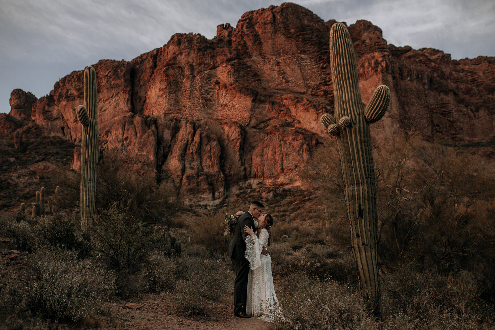 Boho desert elopement at the superstition mountains