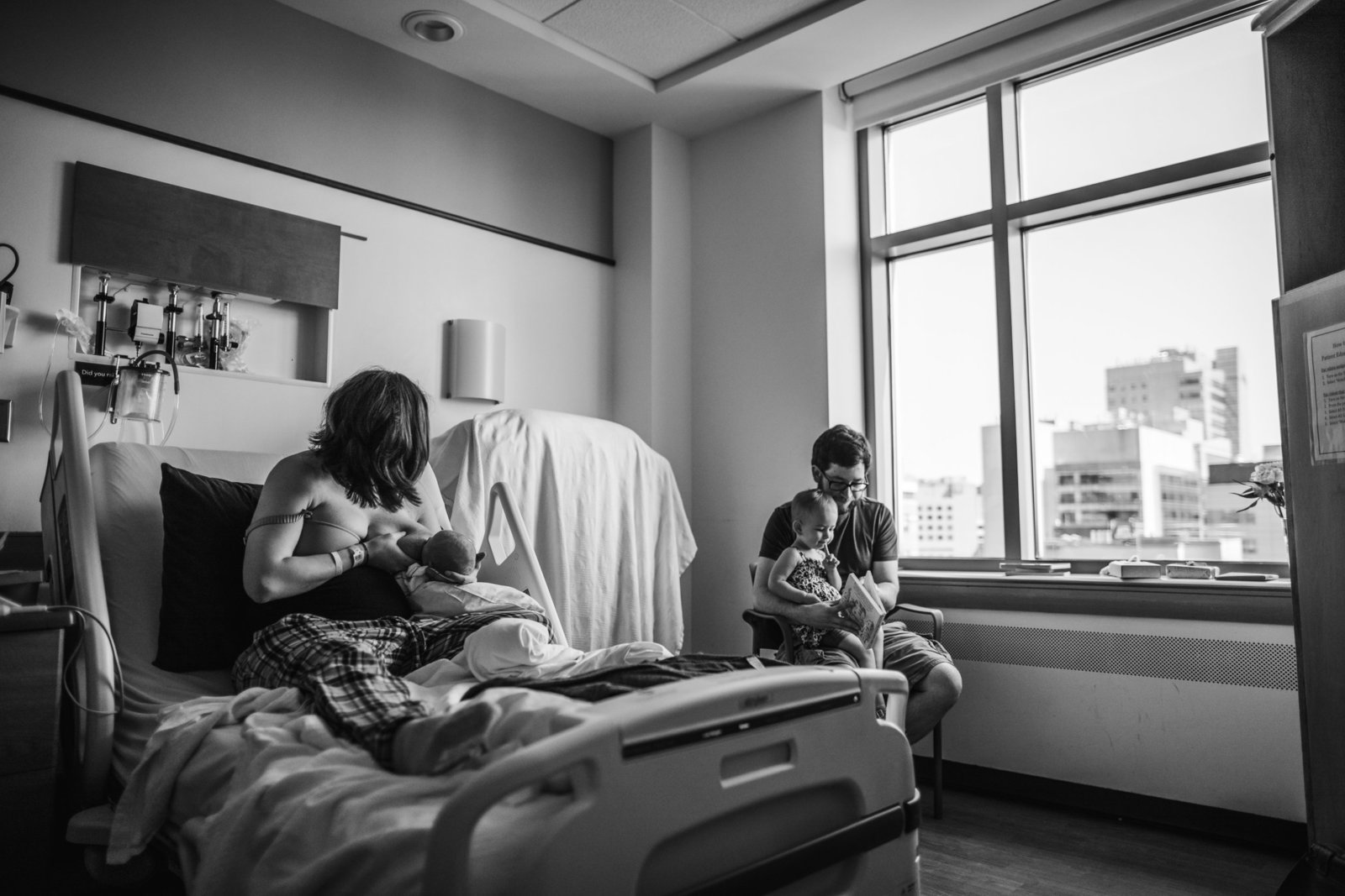 family in hospital room during fresh 48 photos boston