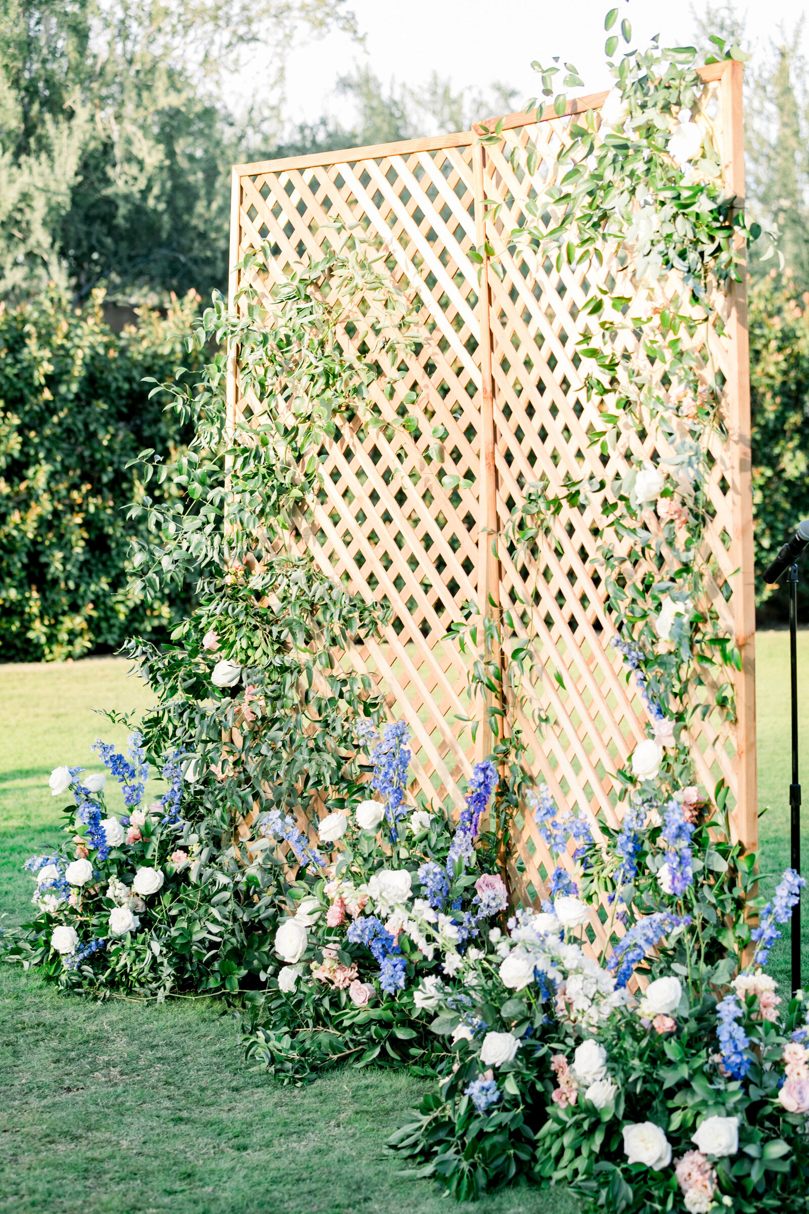 tempe-florist-wedding-altar-flowers