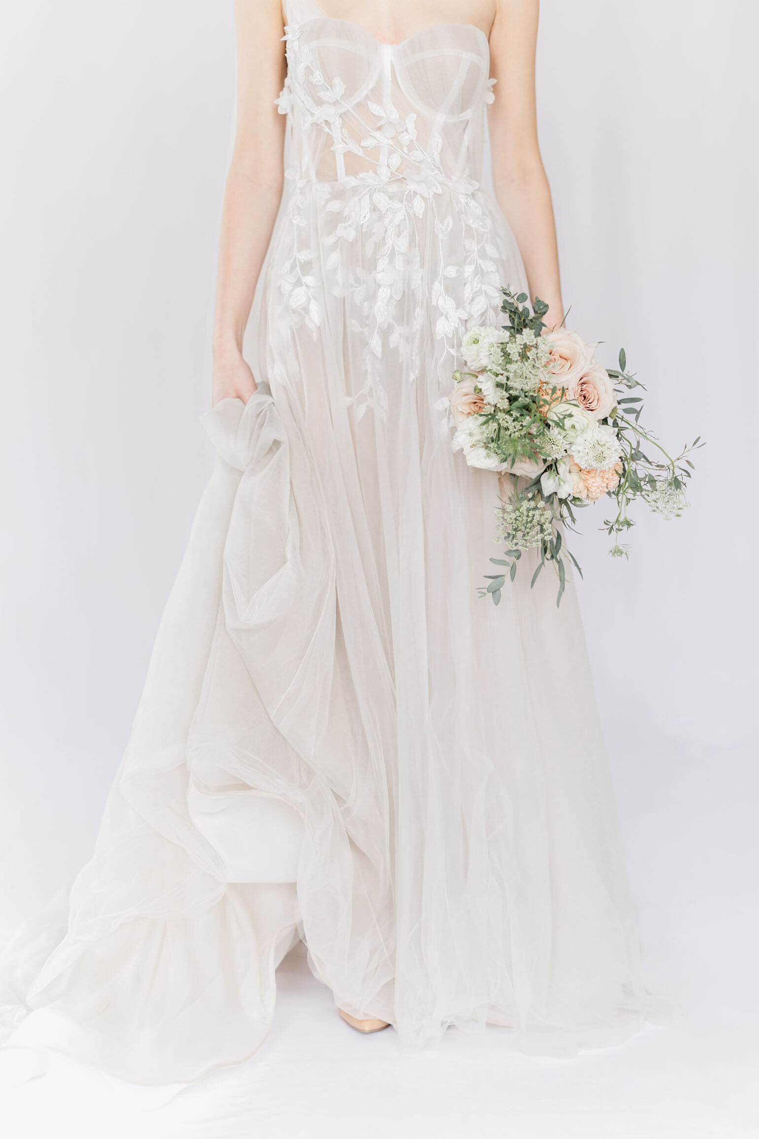 ethereal_flowy_wedding_dress