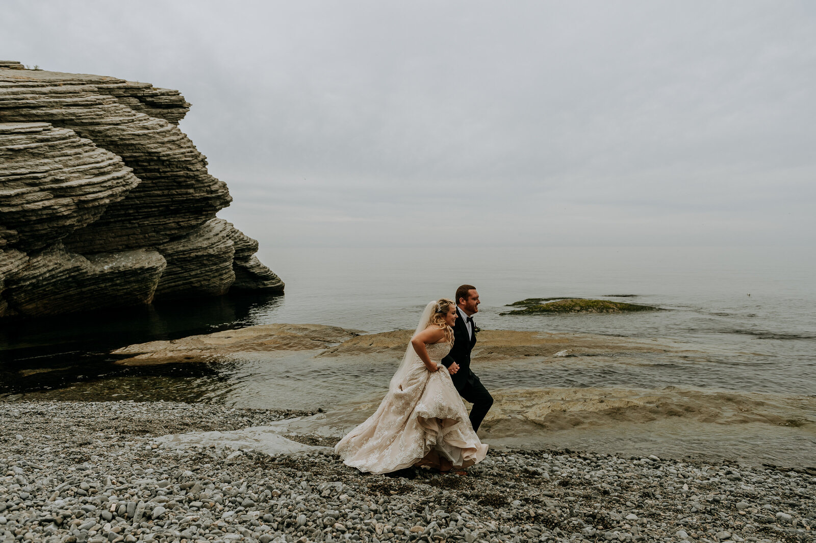 love-is-nord-forillon-mariage-intime-elopement-0001