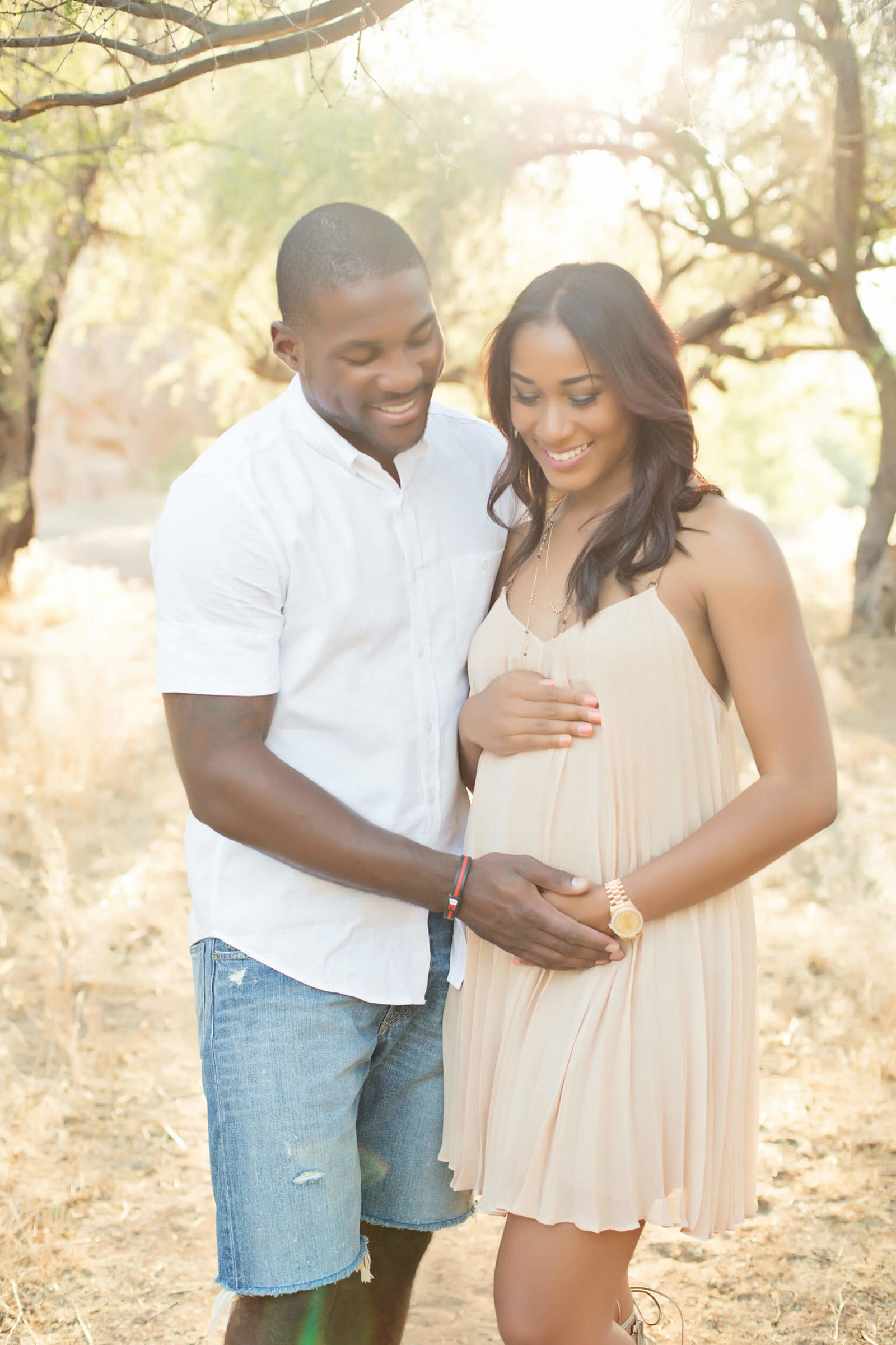 outdoor pregnancy announcement photoshoot